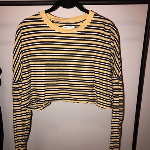 Urban Outfitters Tops - Women’s Urban Outfitters Crop top Urban Outfitters Tops - Women’s Urban Outfitters Crop top